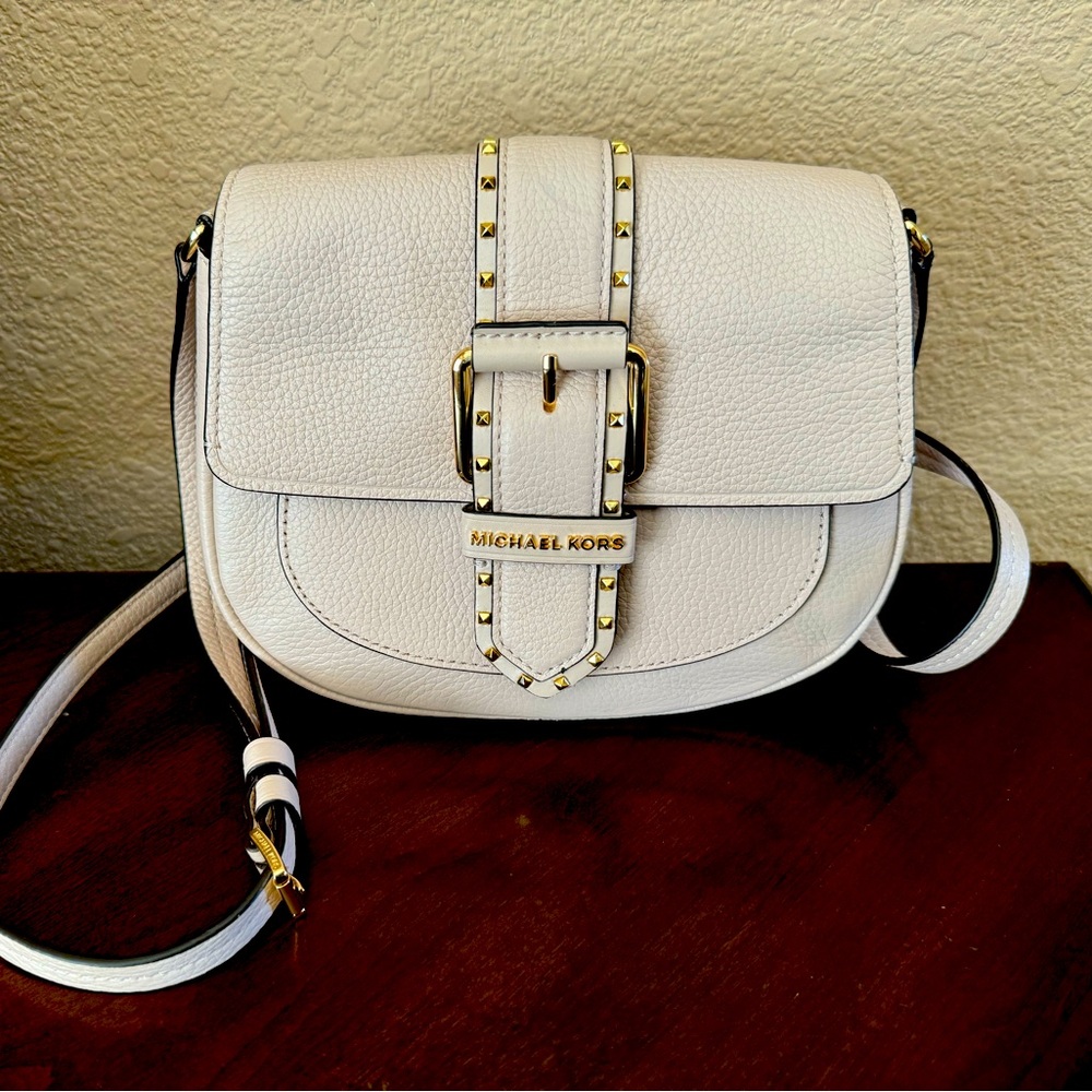 Michael Kors crossbody leather bag. Authentic. New with tags. Pink.